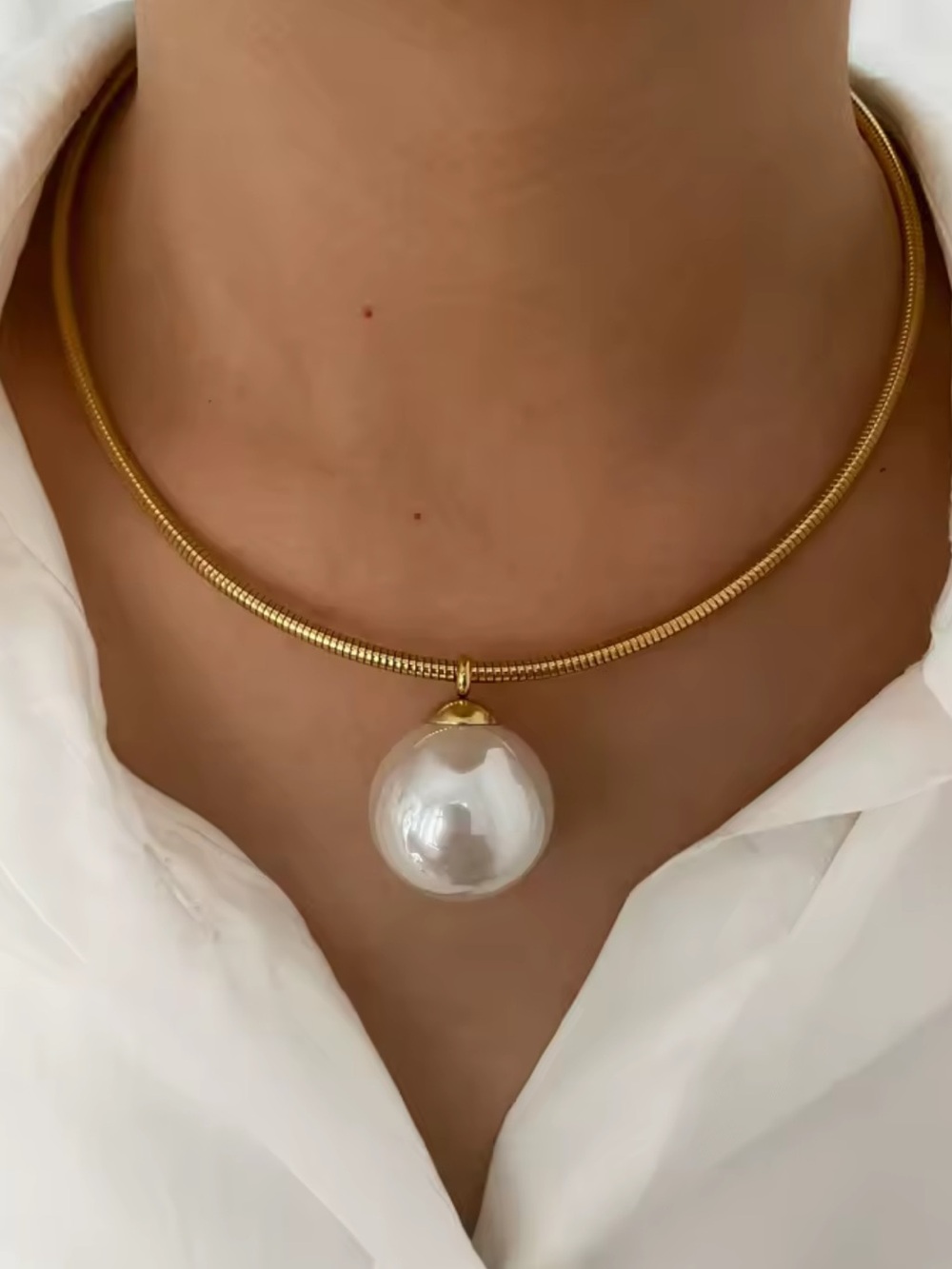 Classic Chic Gold Pearl Choker Necklace